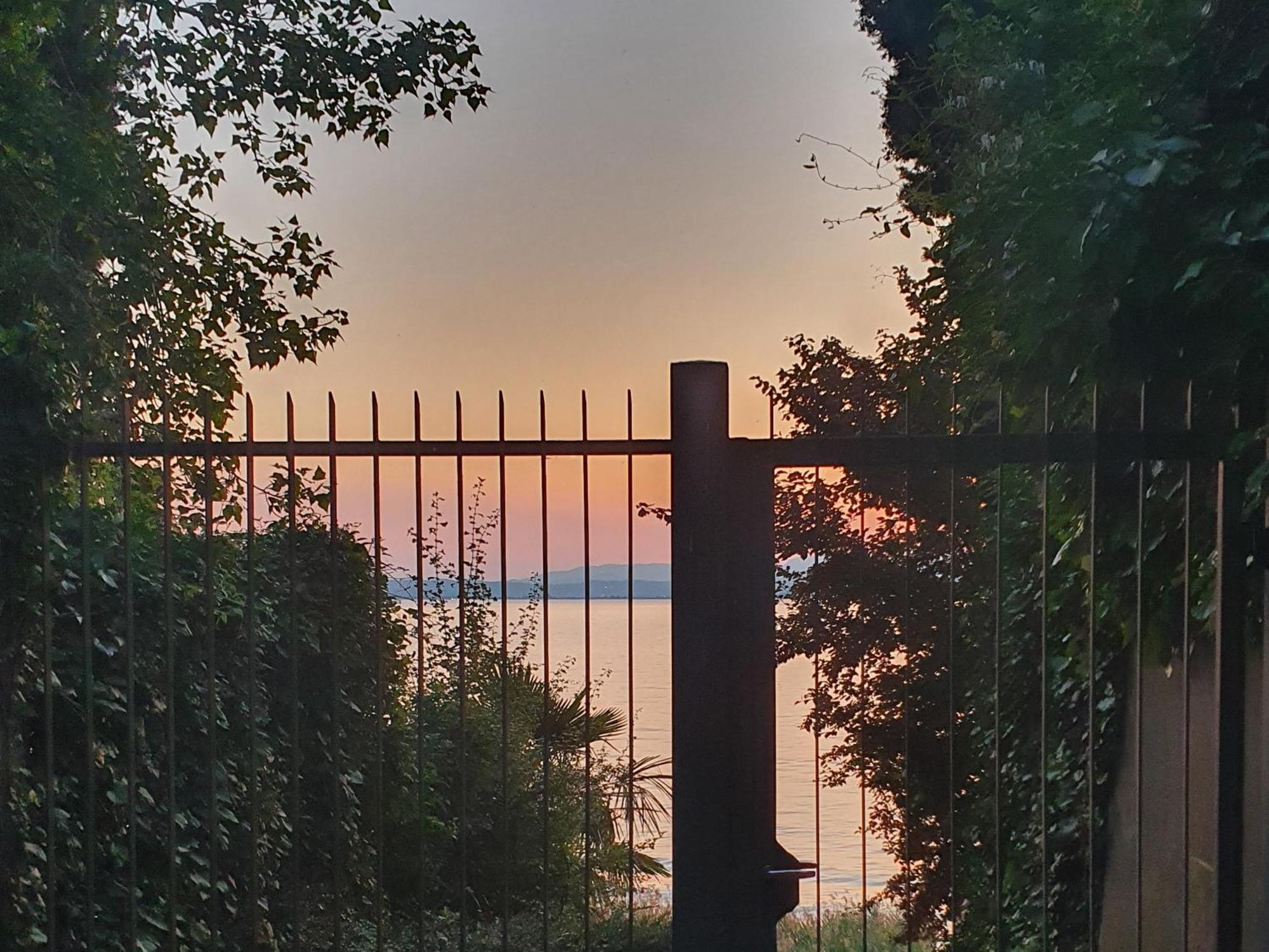 Molo - Residenza Con Accesso Diretto Al Lago Lazise Exterior photo
